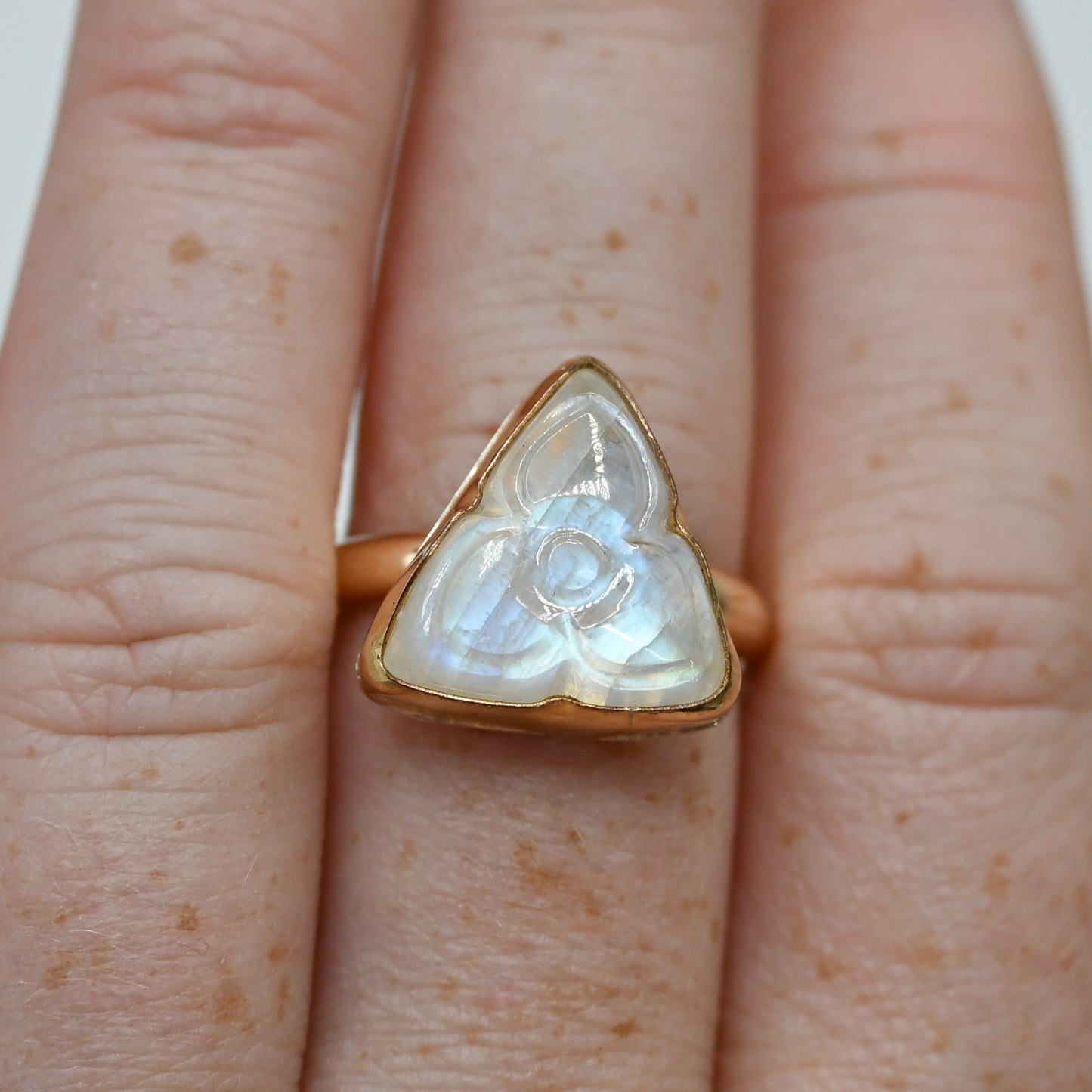 Gold fill xl carved moonstone size 8