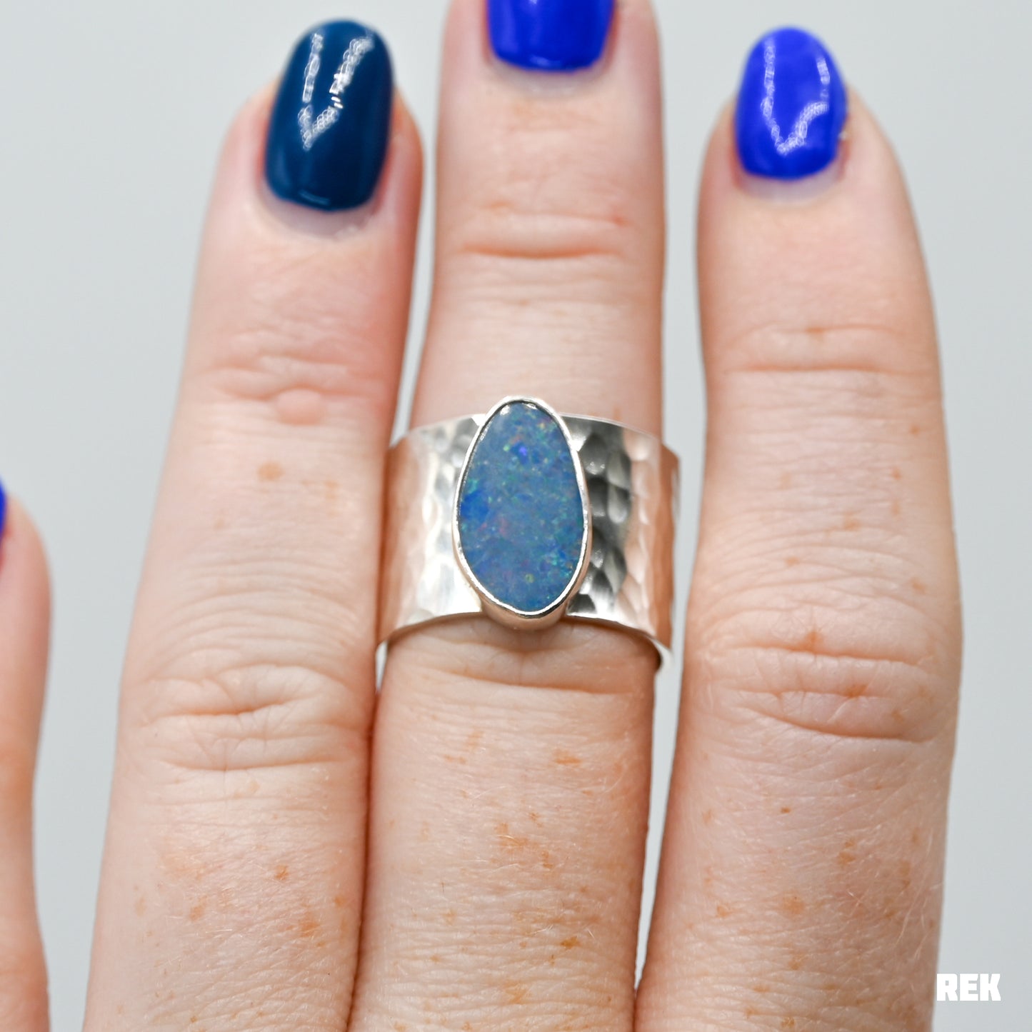 Wide band Austalian opal size 7.75
