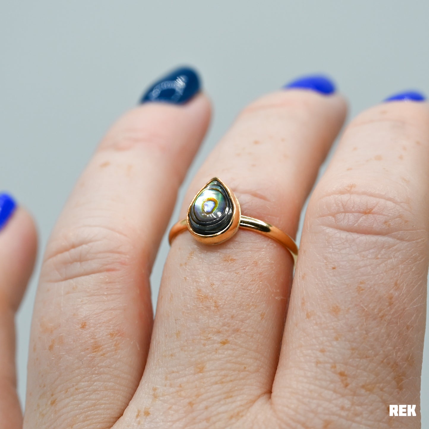 Gold fill pear abalone size 8