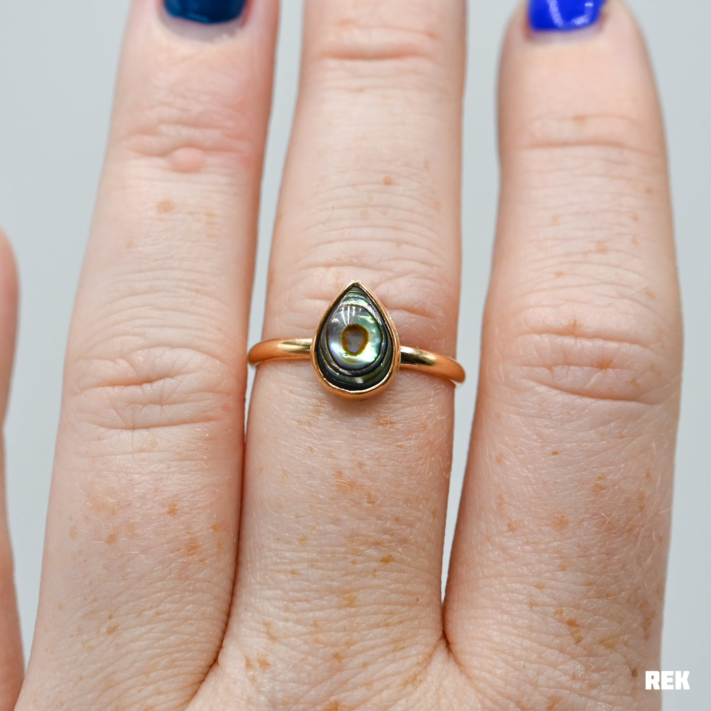 Gold fill pear abalone size 8