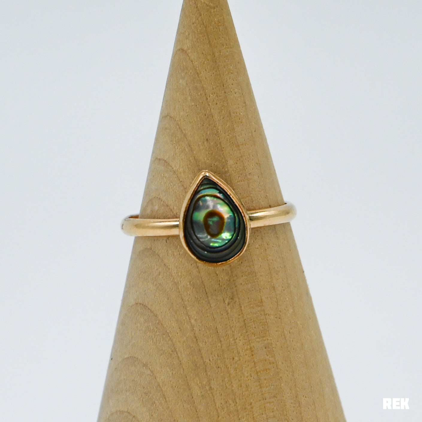 Gold fill pear abalone size 8