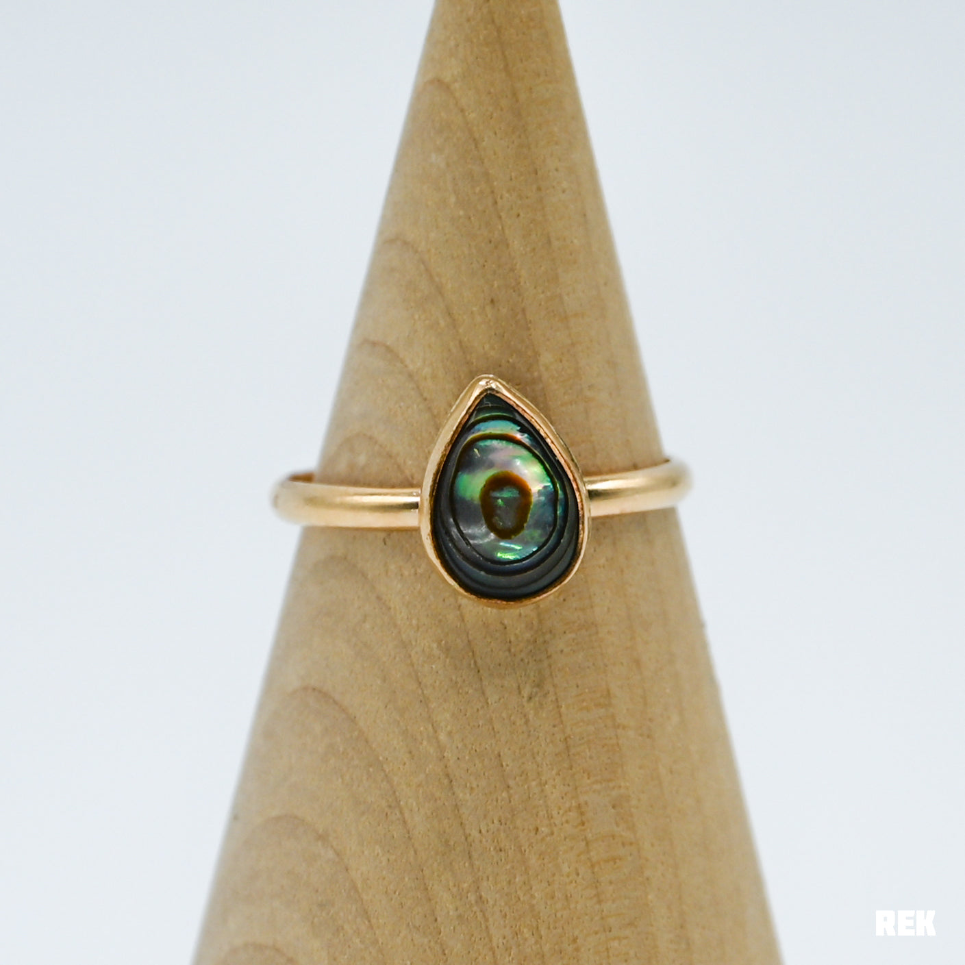 Gold fill pear abalone size 8