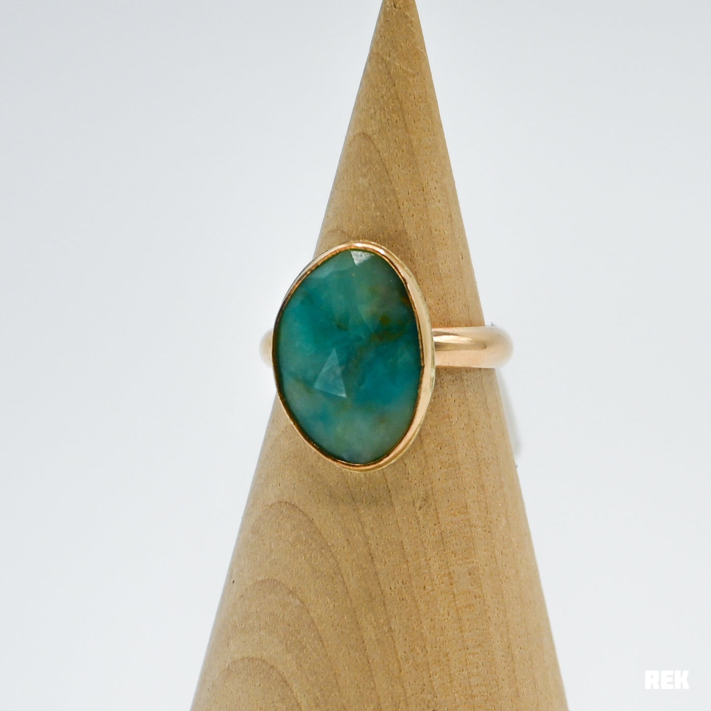 Gold rill rose cut Peruvian opal size 6.75