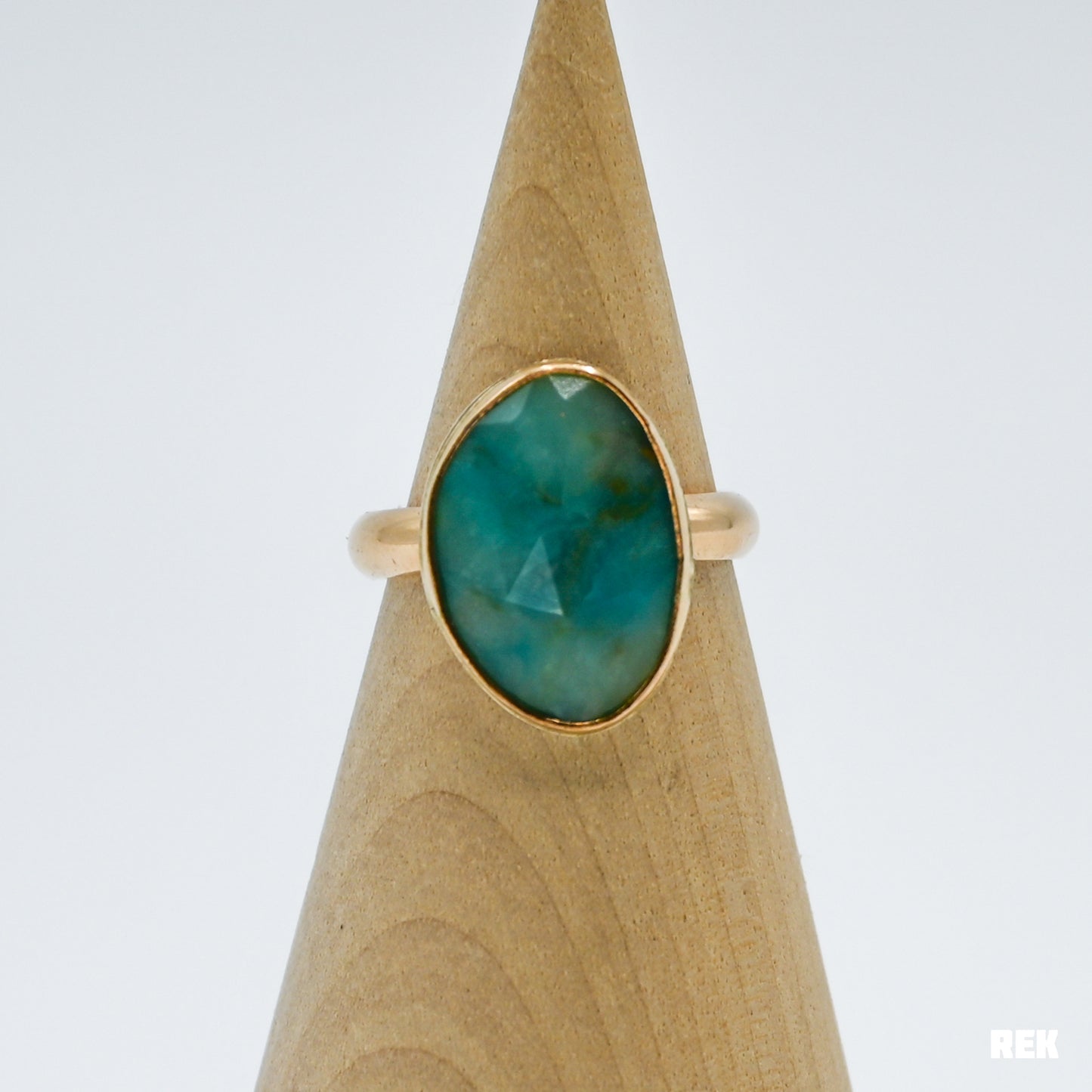Gold rill rose cut Peruvian opal size 6.75