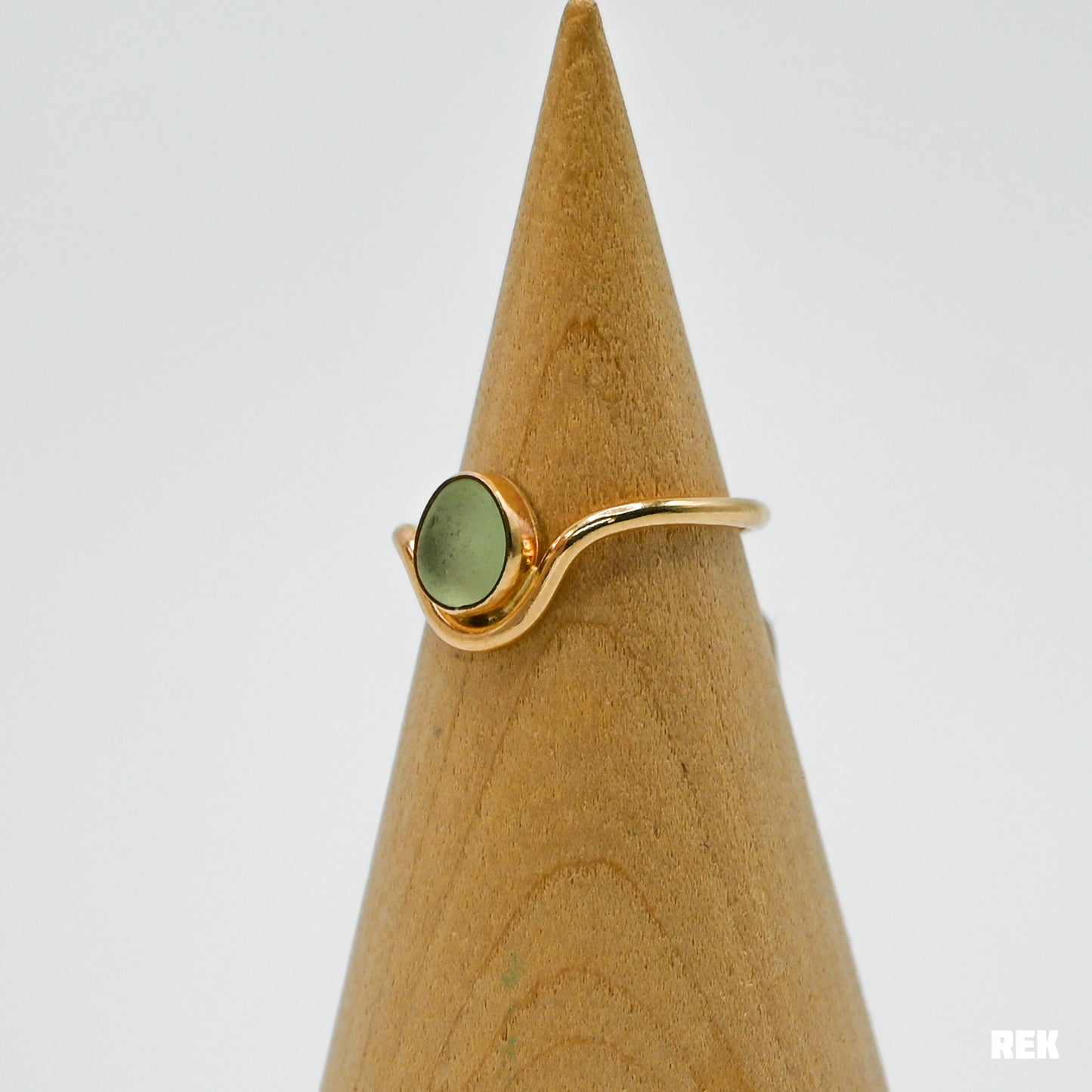 Gold fill UV sea glass curve band size 7.75