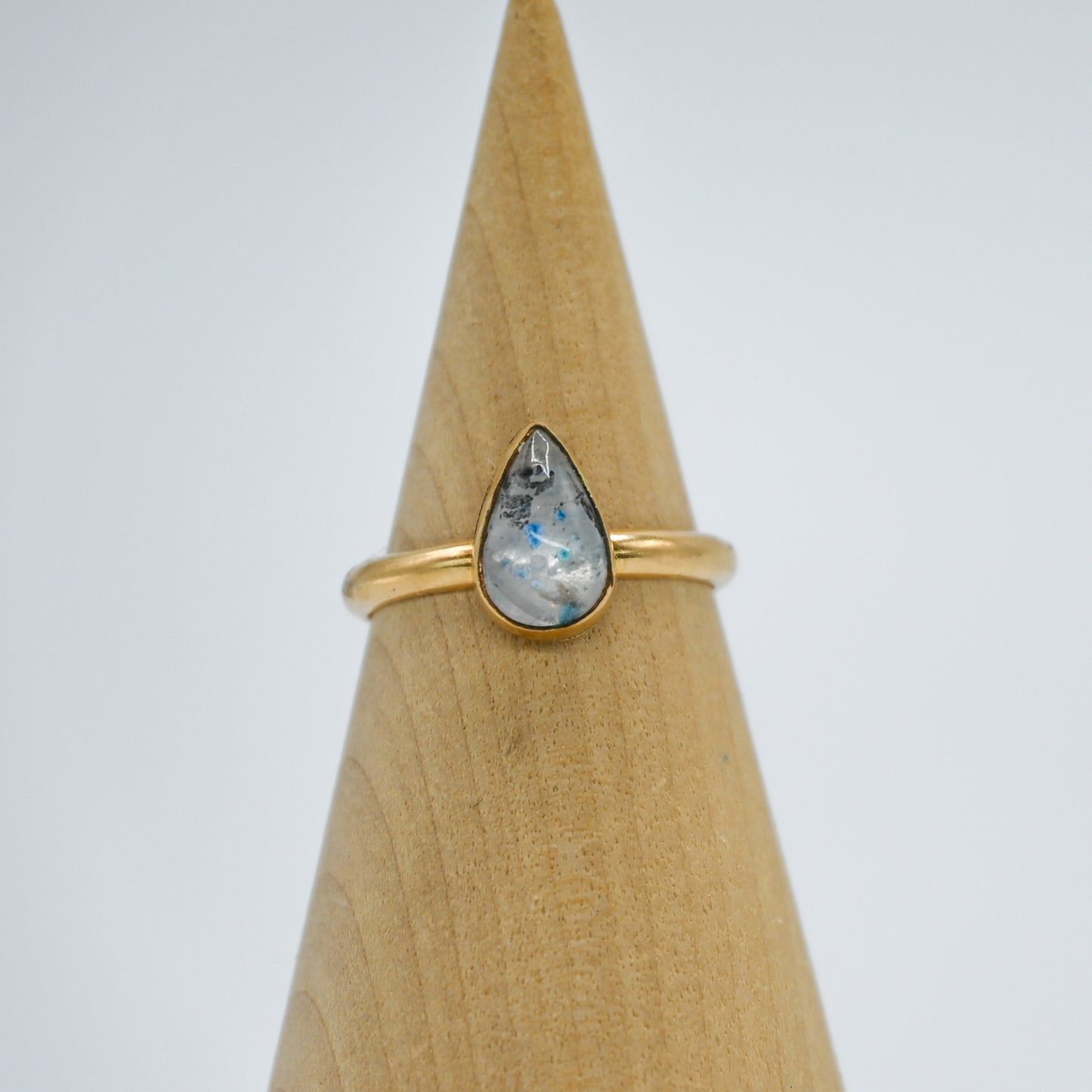 Gold fill medusa quartz size 7.75