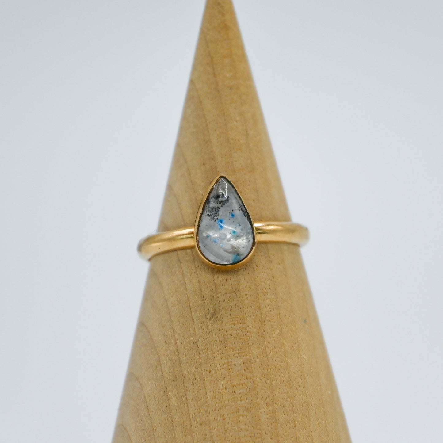 Gold fill medusa quartz size 7.75