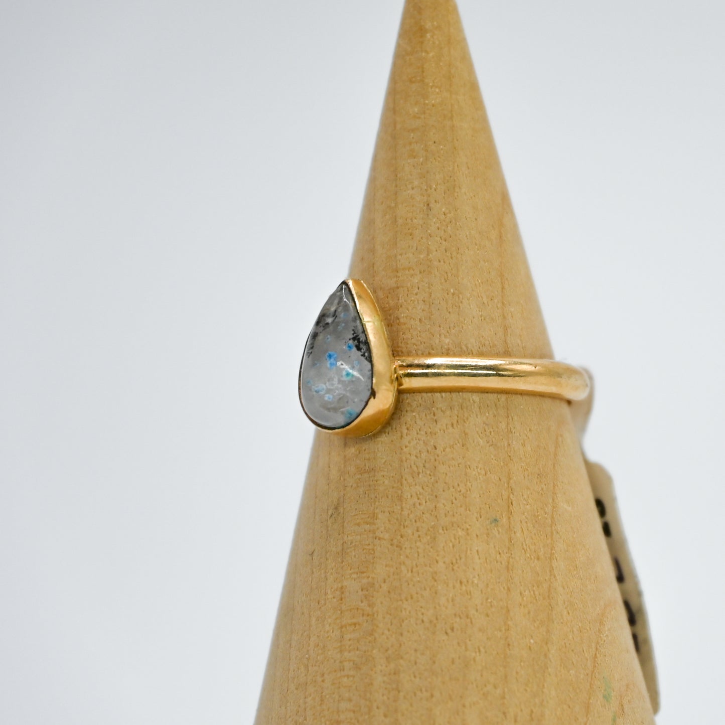 Gold fill medusa quartz size 7.75