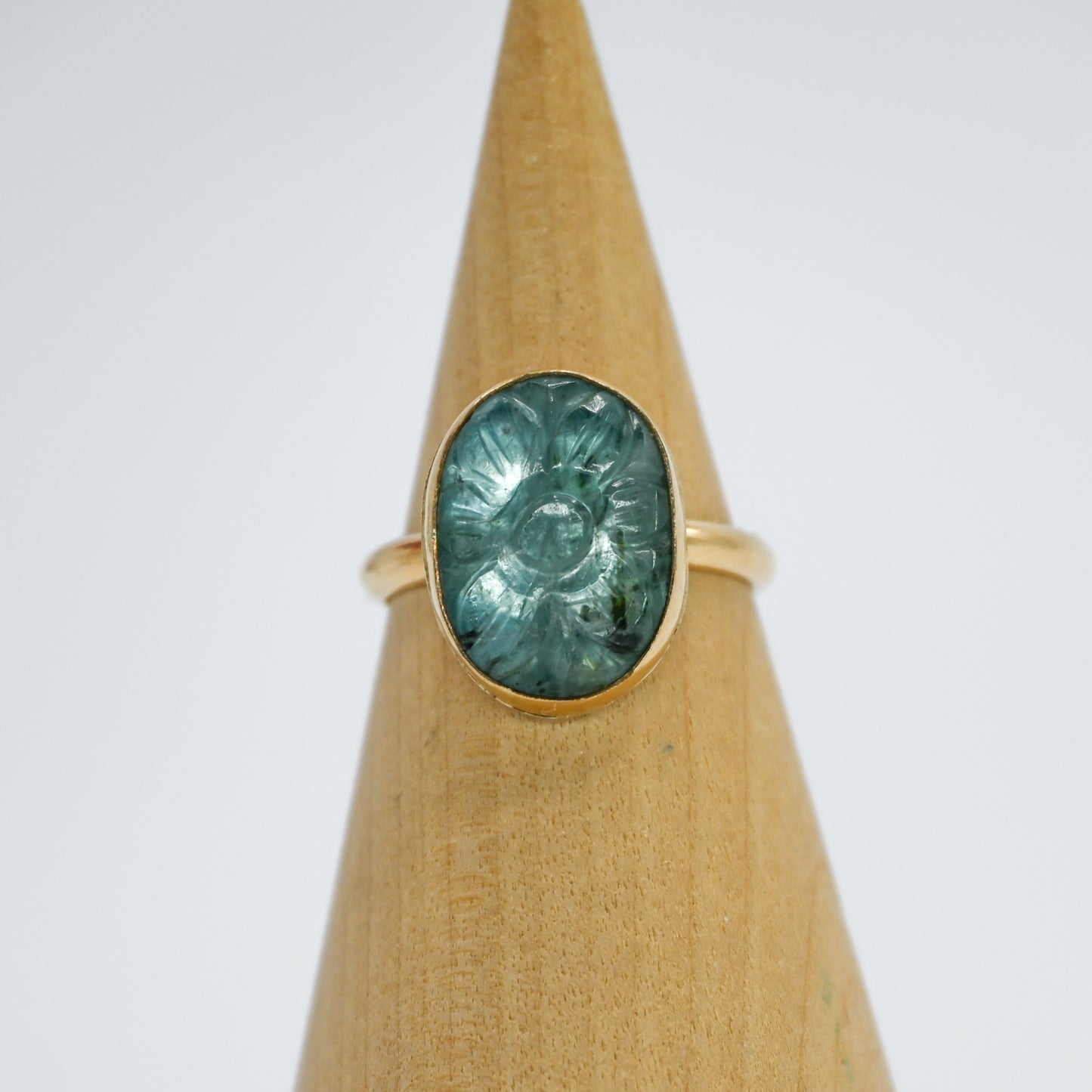 Gold fill oval carved aqua kyanite size 8
