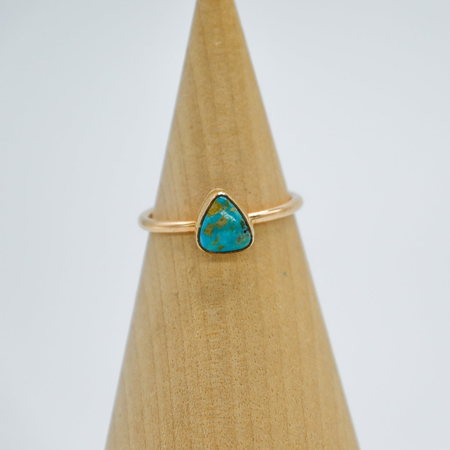 Gold fill triangle size 8