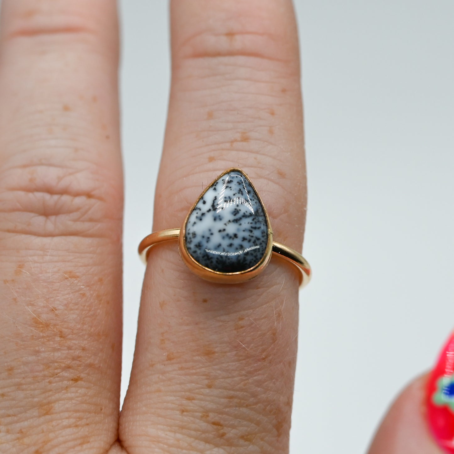 Gold fill dendritic agate pear size 7.5