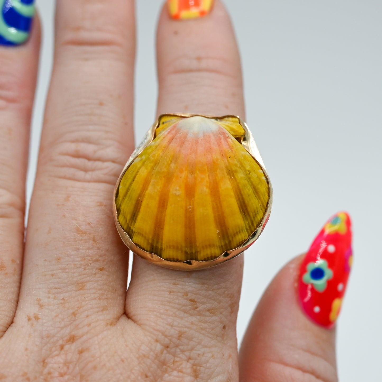 Gold fill xxl Hawaiian sunrise shell size 7.5