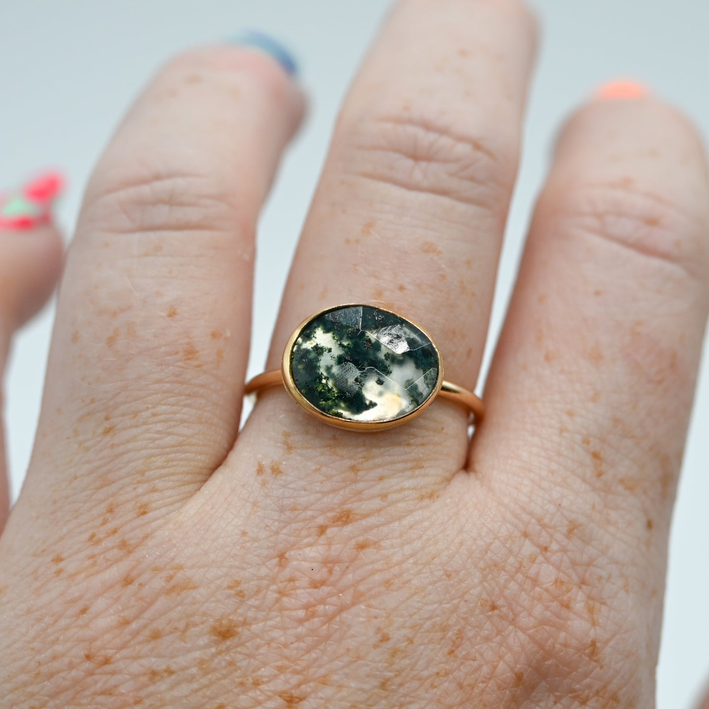 Gold fill horizontal rose cut moss agate size 9