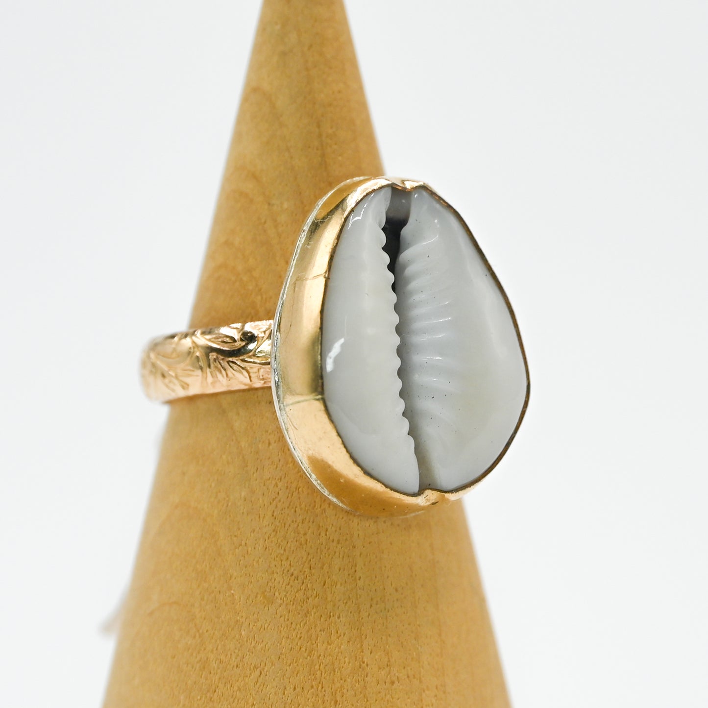 Gold fill xl cowrie size 7