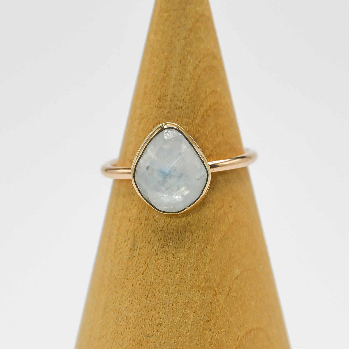 Gold fill rose cut moonstone size 7