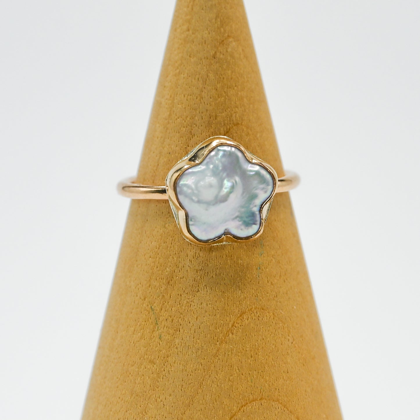 Gold fill flower pearl size 7