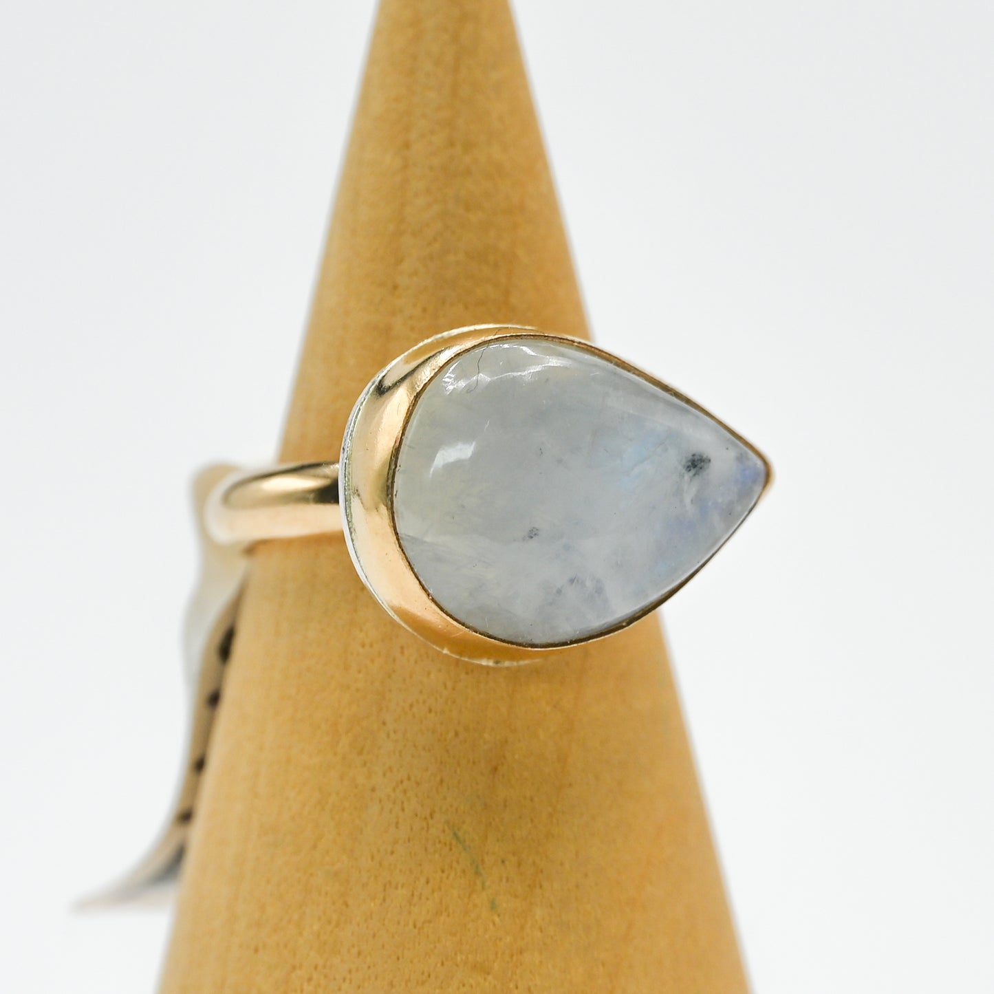 Gold fill xxl pear horizontal moonstone size 7