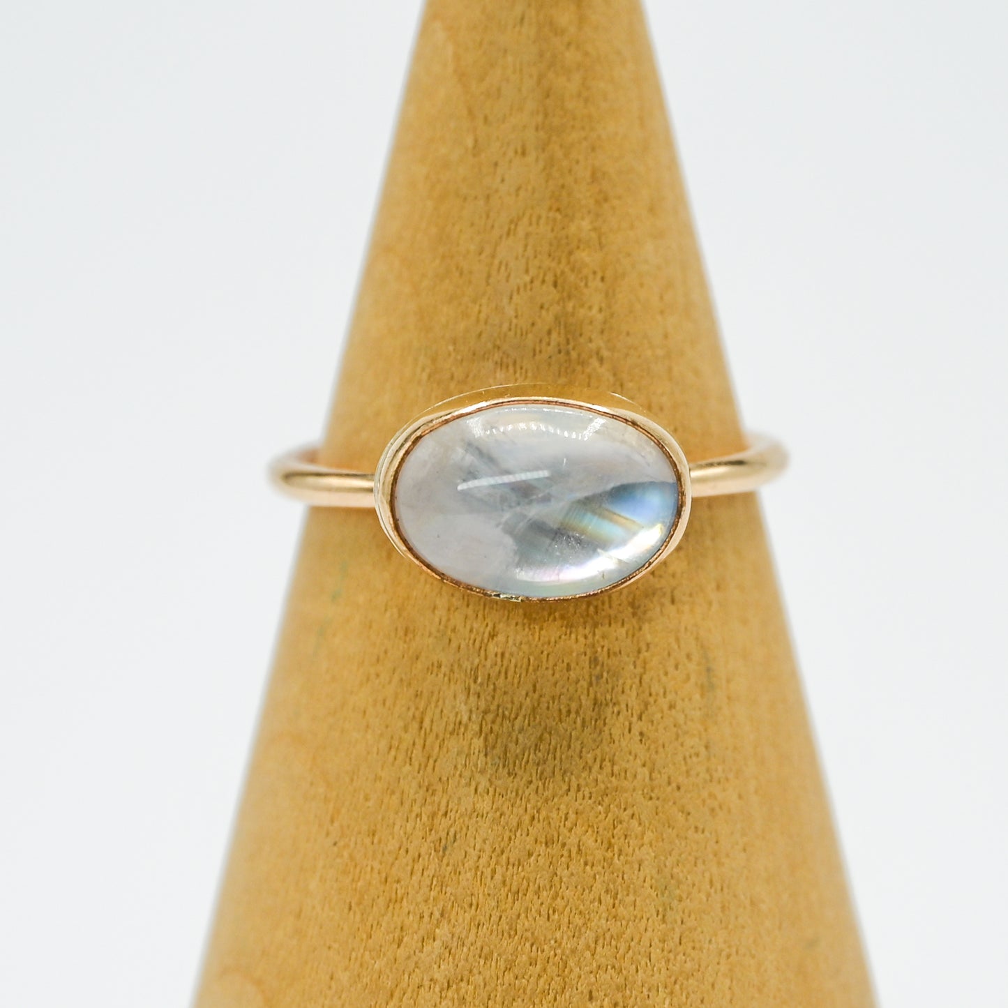 Gold fill oval horizontal moonstone size 8