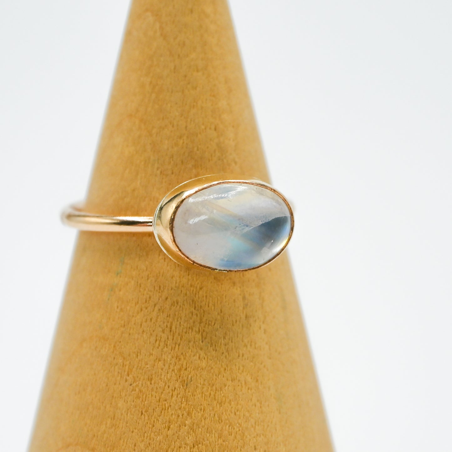Gold fill oval horizontal moonstone size 8