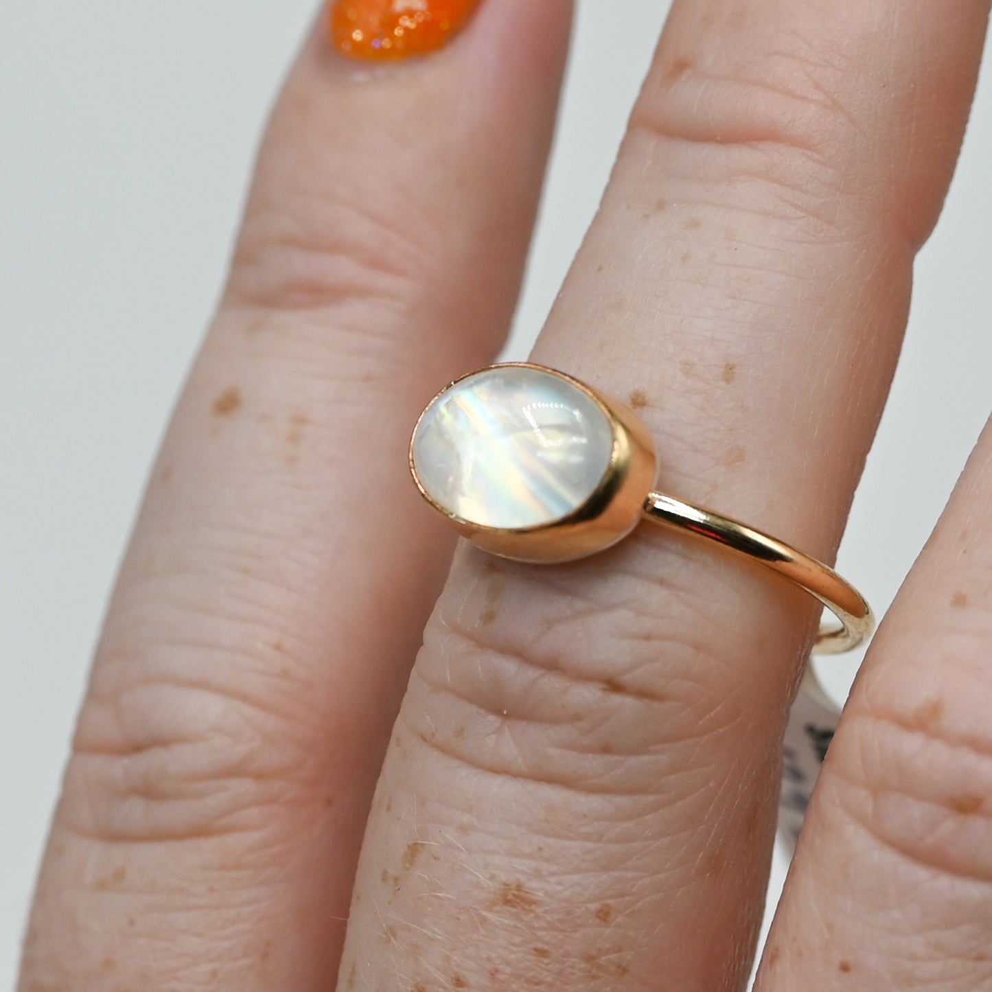 Gold fill oval horizontal moonstone size 8