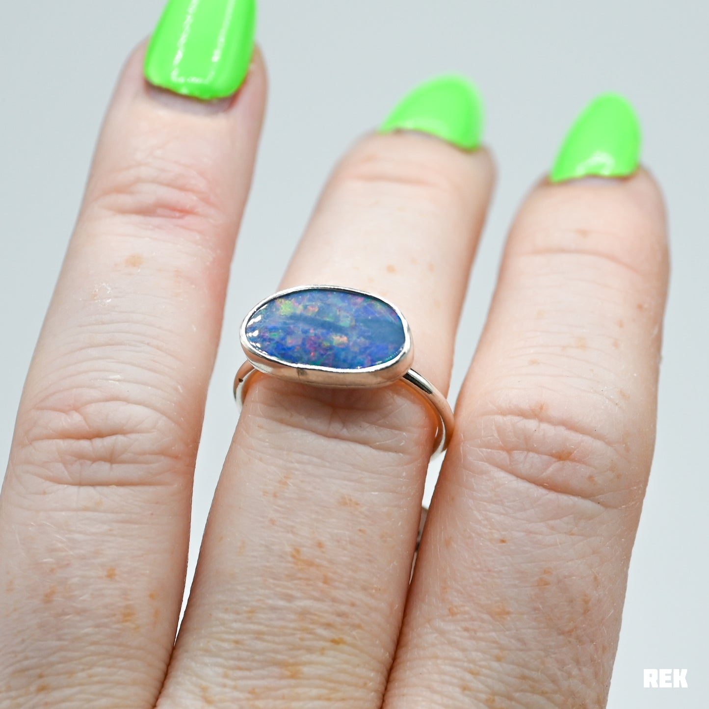 Horizontal Australian opal size 7