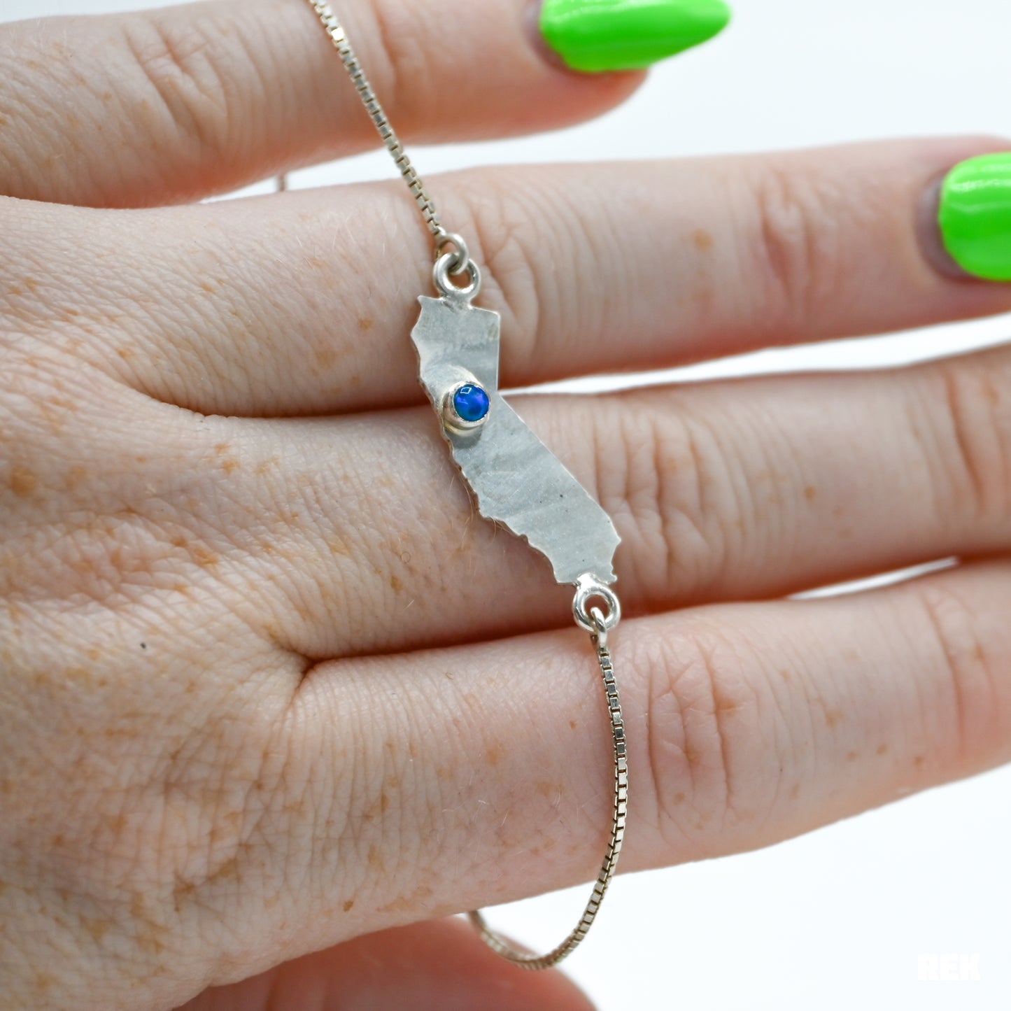 California adjustable bracelet with 3mm opal