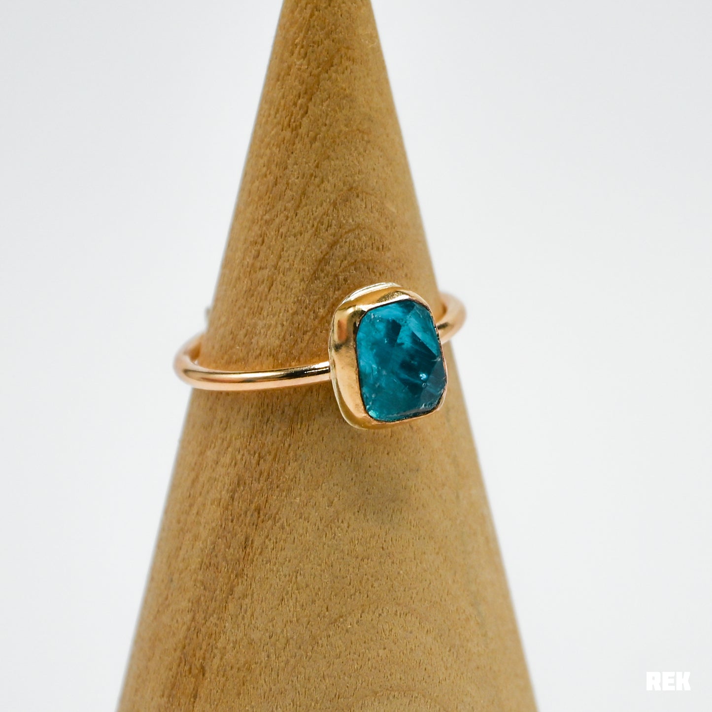 Gold fill rose cut neon blue apatite size 8