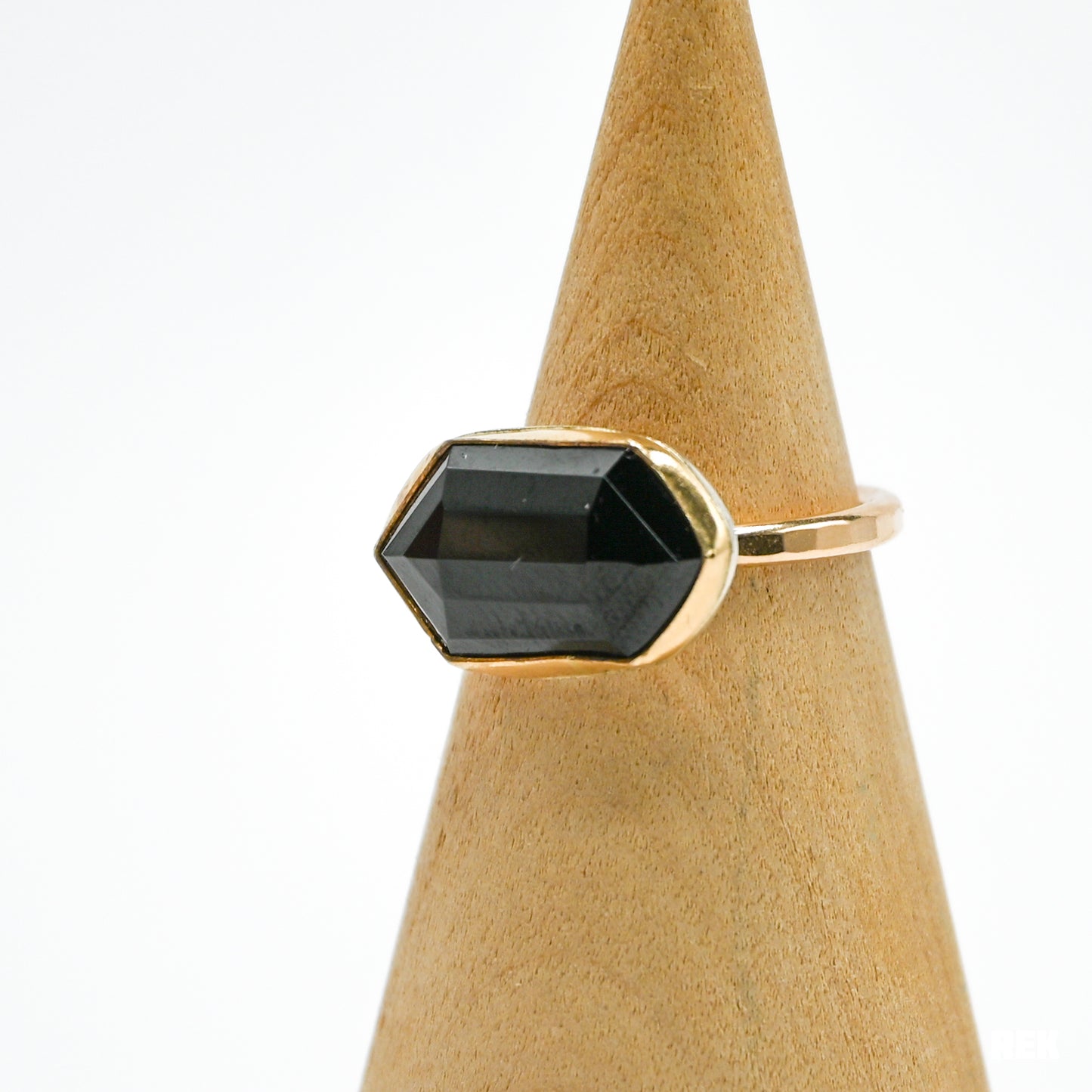 Gold fill xl rose cut hexagon horizontal onyx size 7.25