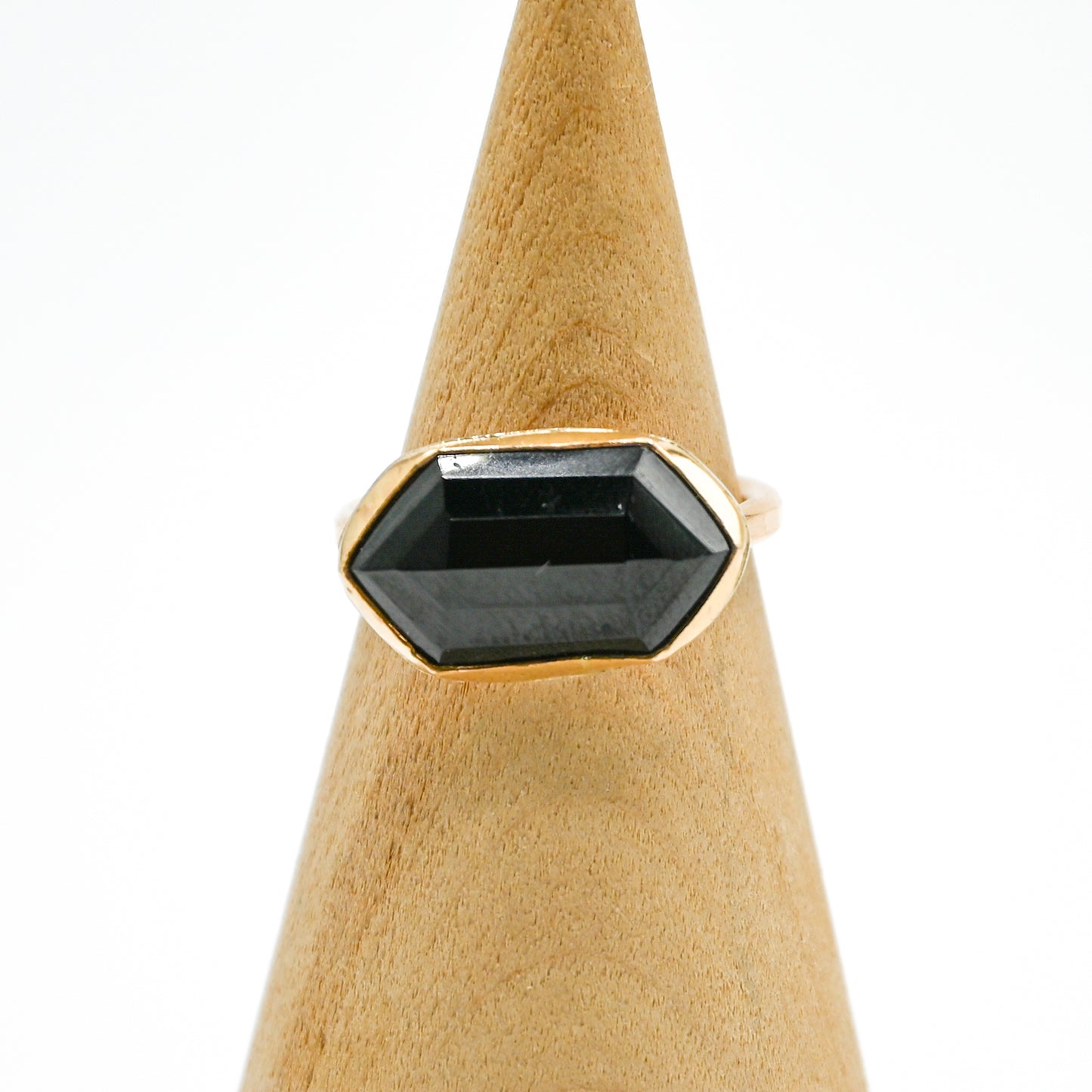 Gold fill xl rose cut hexagon horizontal onyx size 7.25