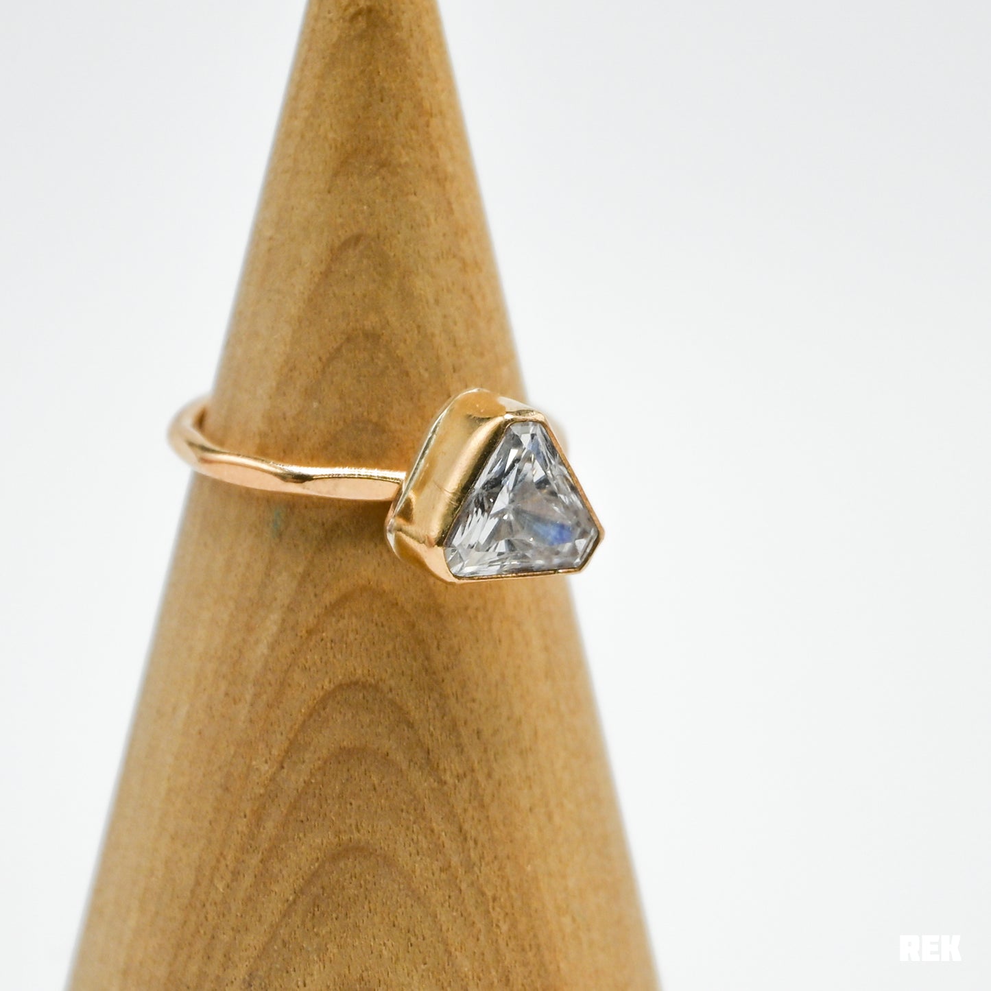 Gold fill faceted trillion cut corners size 7.25