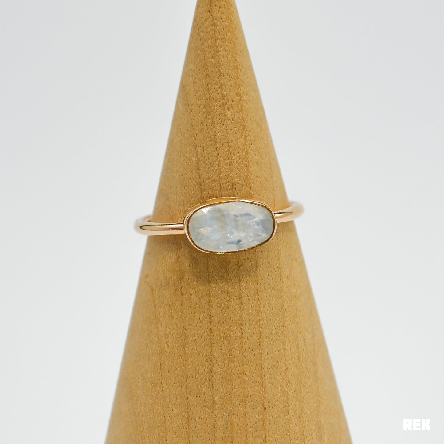 Gold fill horizontal rose cut moonstone size 7.25