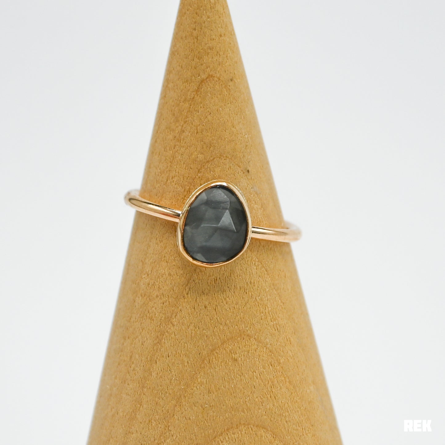 Gold fill rosecut gray moonstone size 8