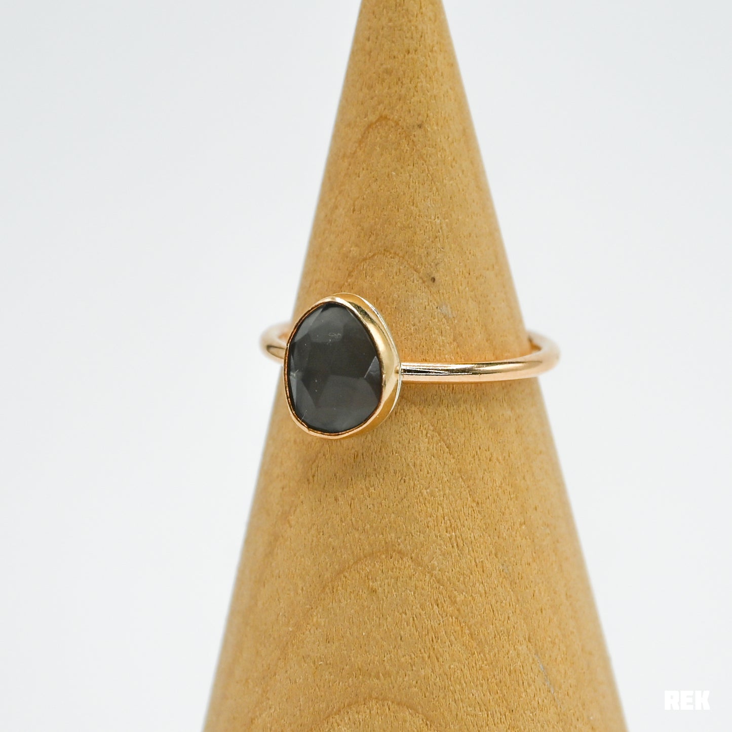 Gold fill rosecut gray moonstone size 8