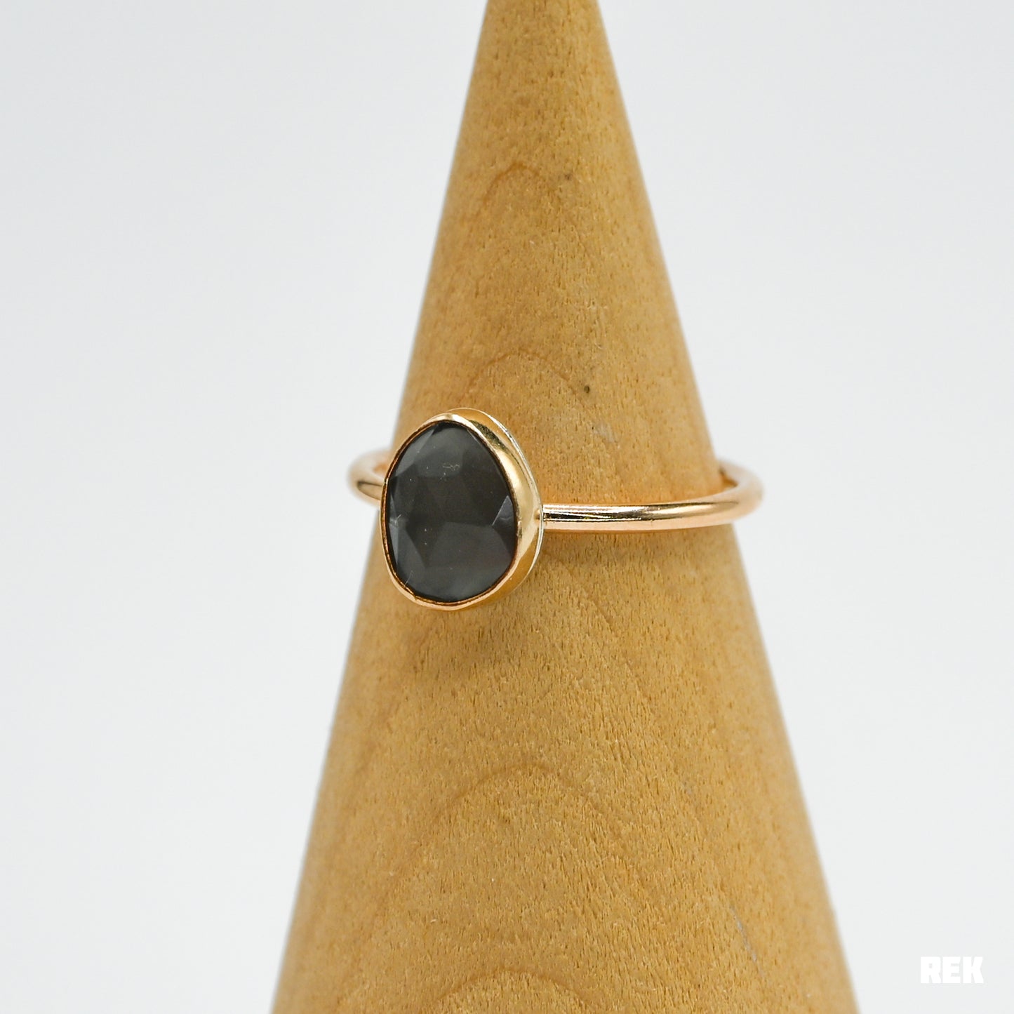 Gold fill rosecut gray moonstone size 8