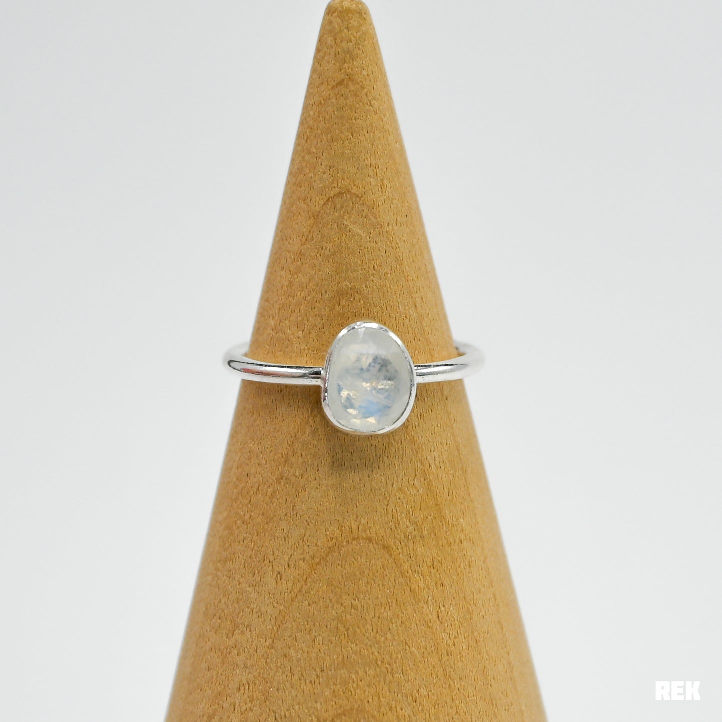 Rose cut rainbow moonstone size 5