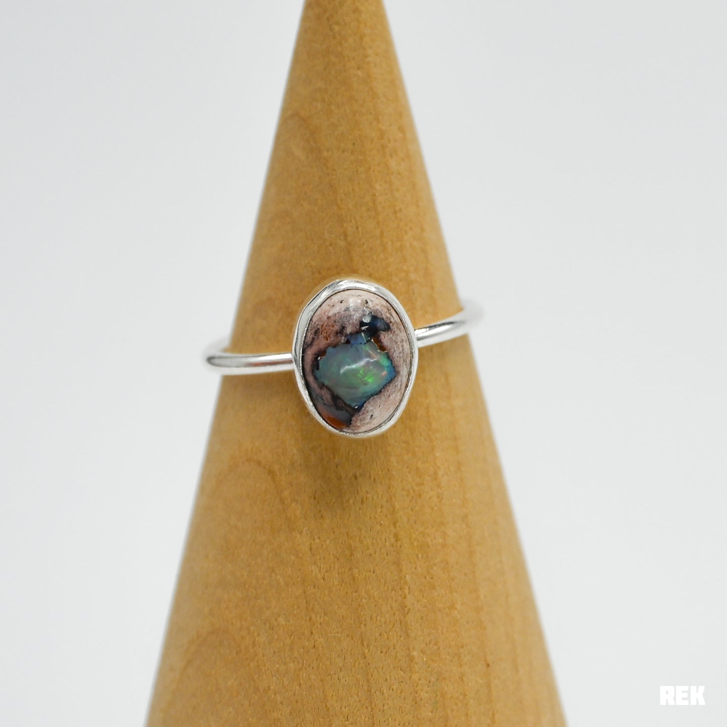 Mexican fire opal size 7