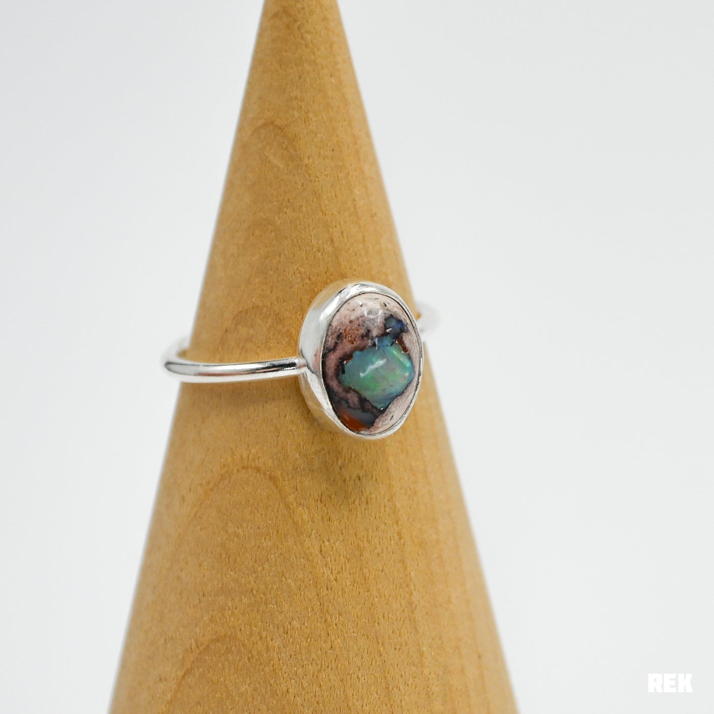 Mexican fire opal size 7