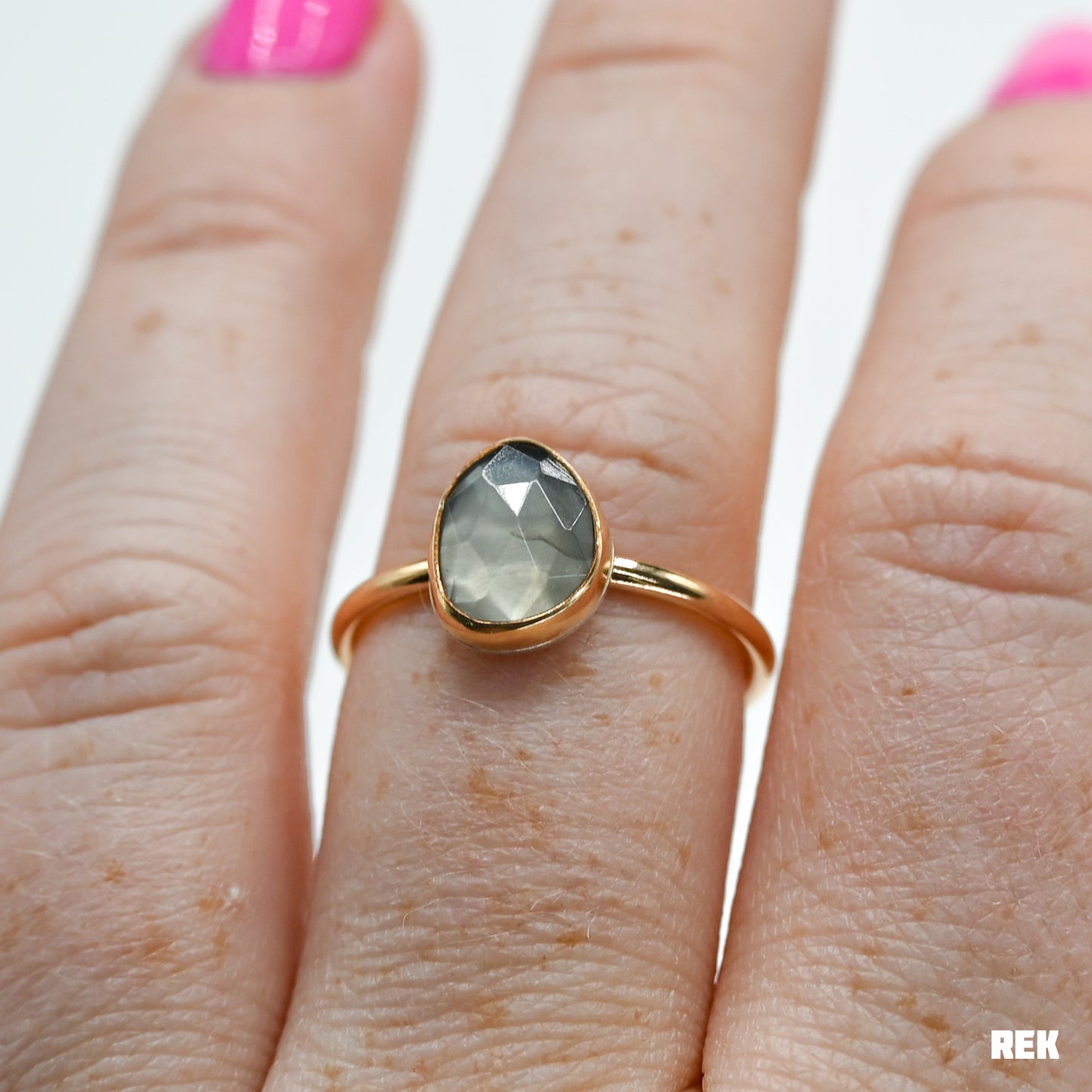 Gold fill rosecut gray moonstone size 8
