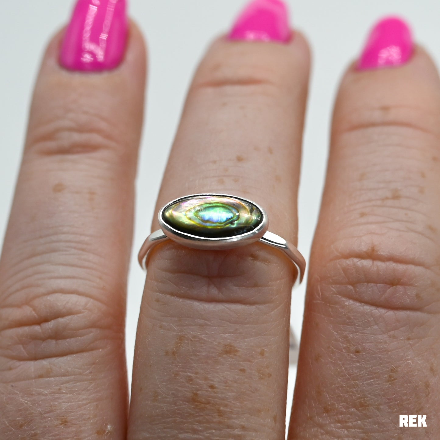 Horizontal oval abalone shell size 7