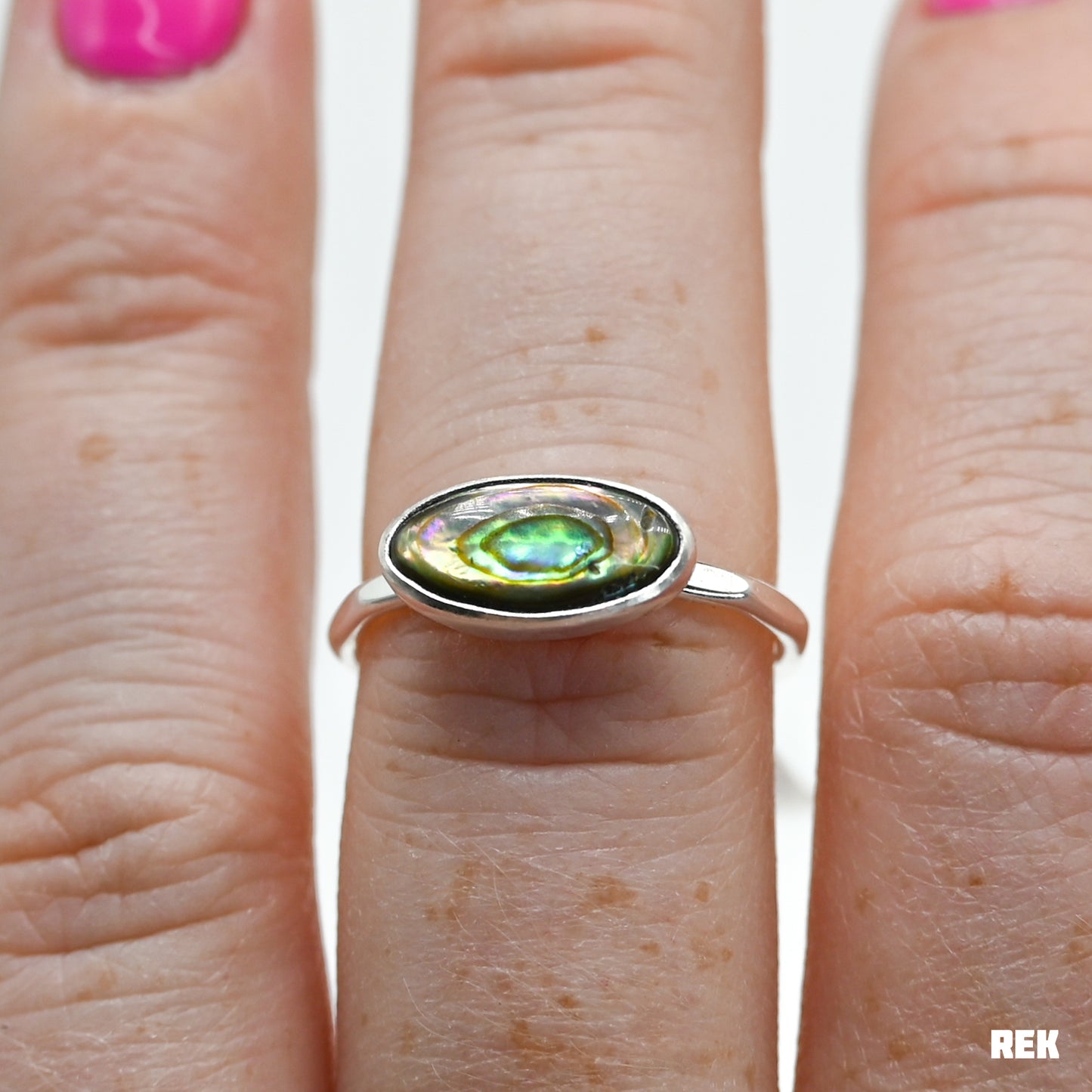 Horizontal oval abalone shell size 7