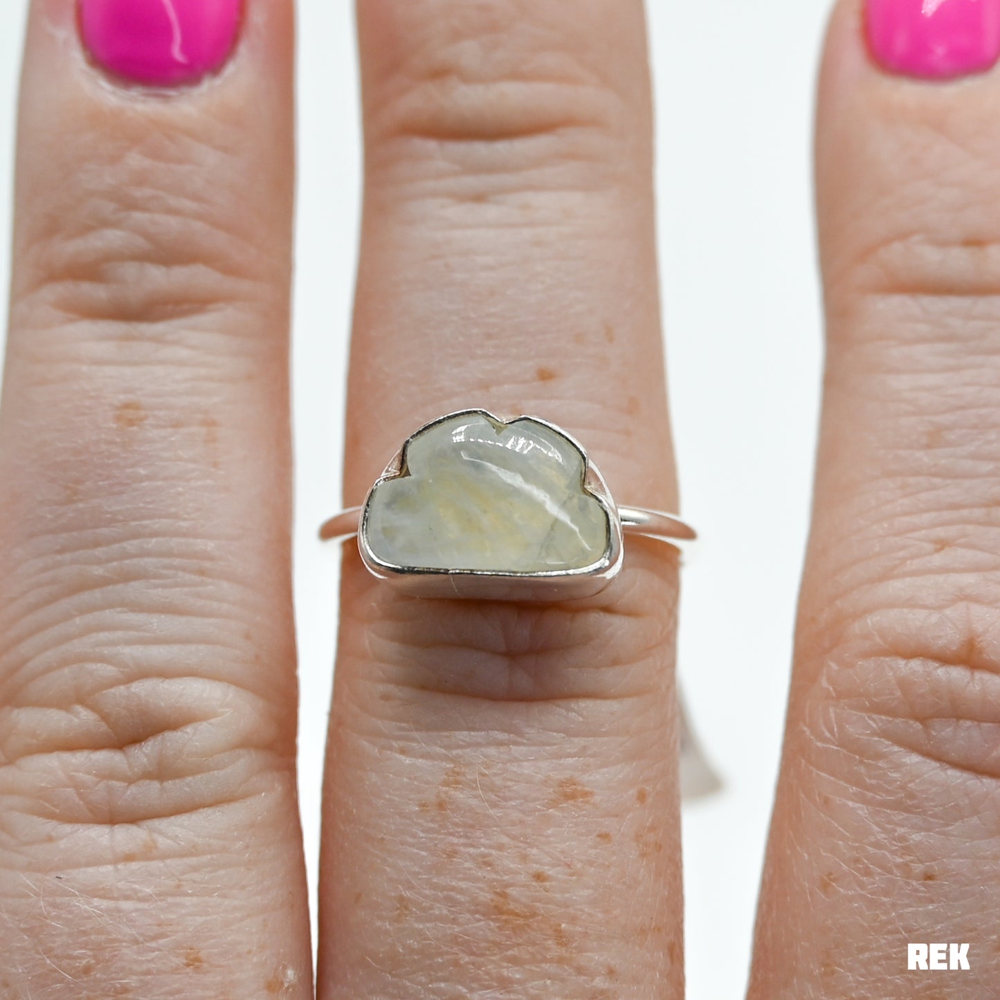 Cloud rainbow moonstone size 7