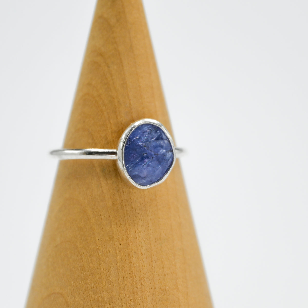 Rose cut tanzanite size 7.5