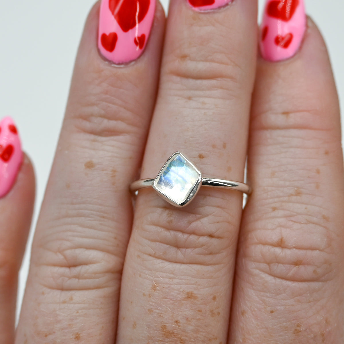 Rose cut moonstone size 6.75