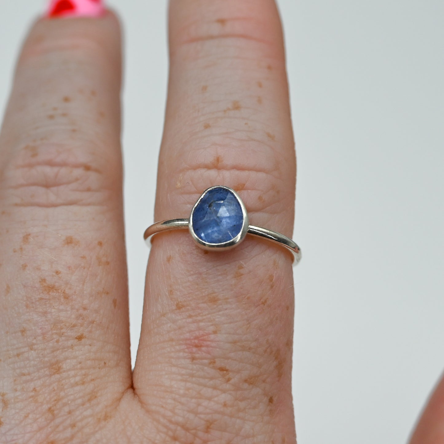 Rose cut tanzanite size 8