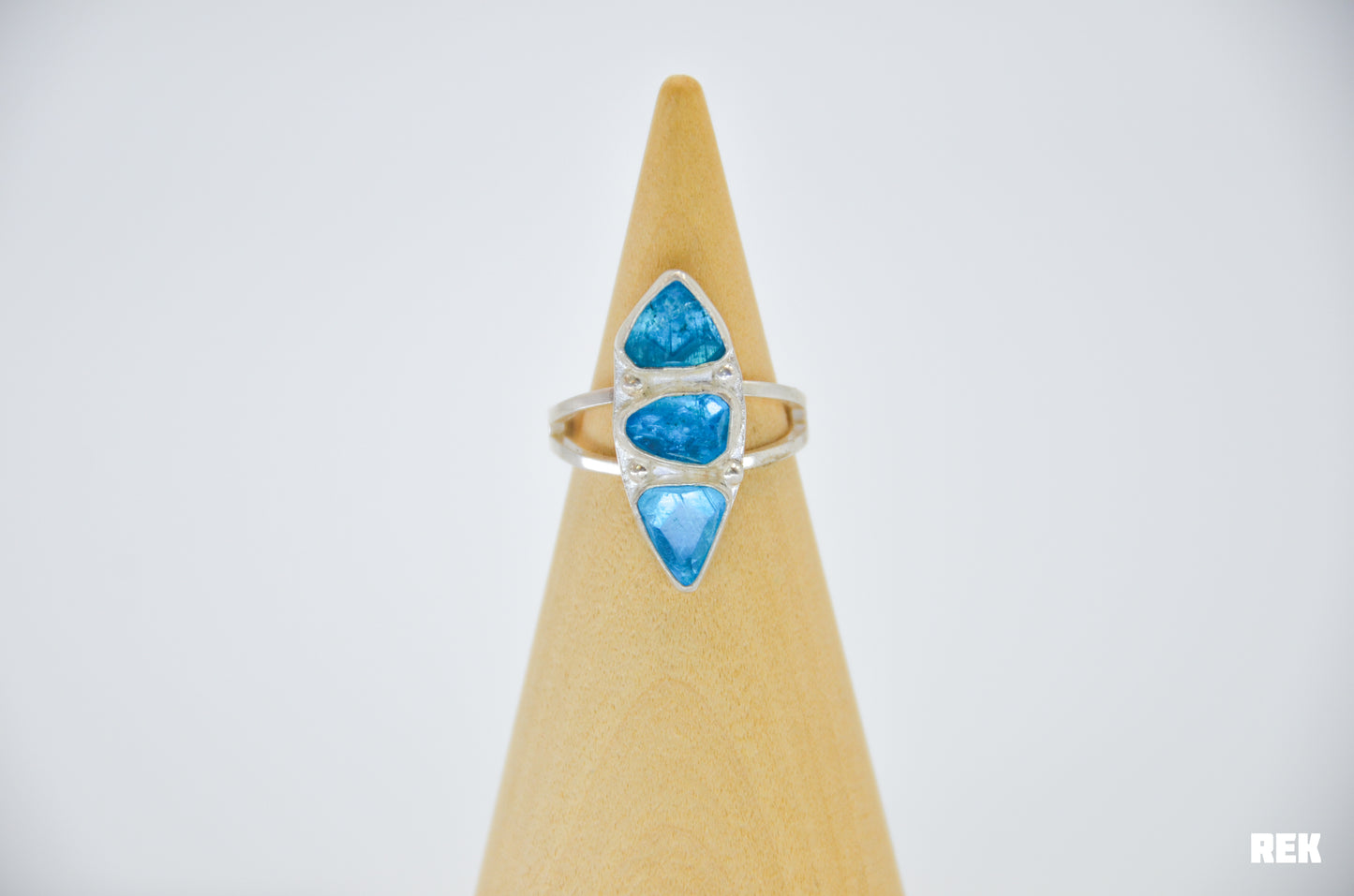 Rose cut neon blue apatite size 8