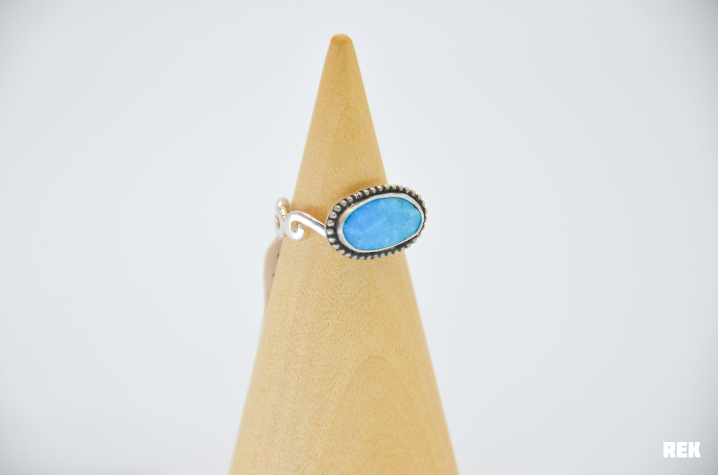 Rose cut Arizona turquoise vine band size 7