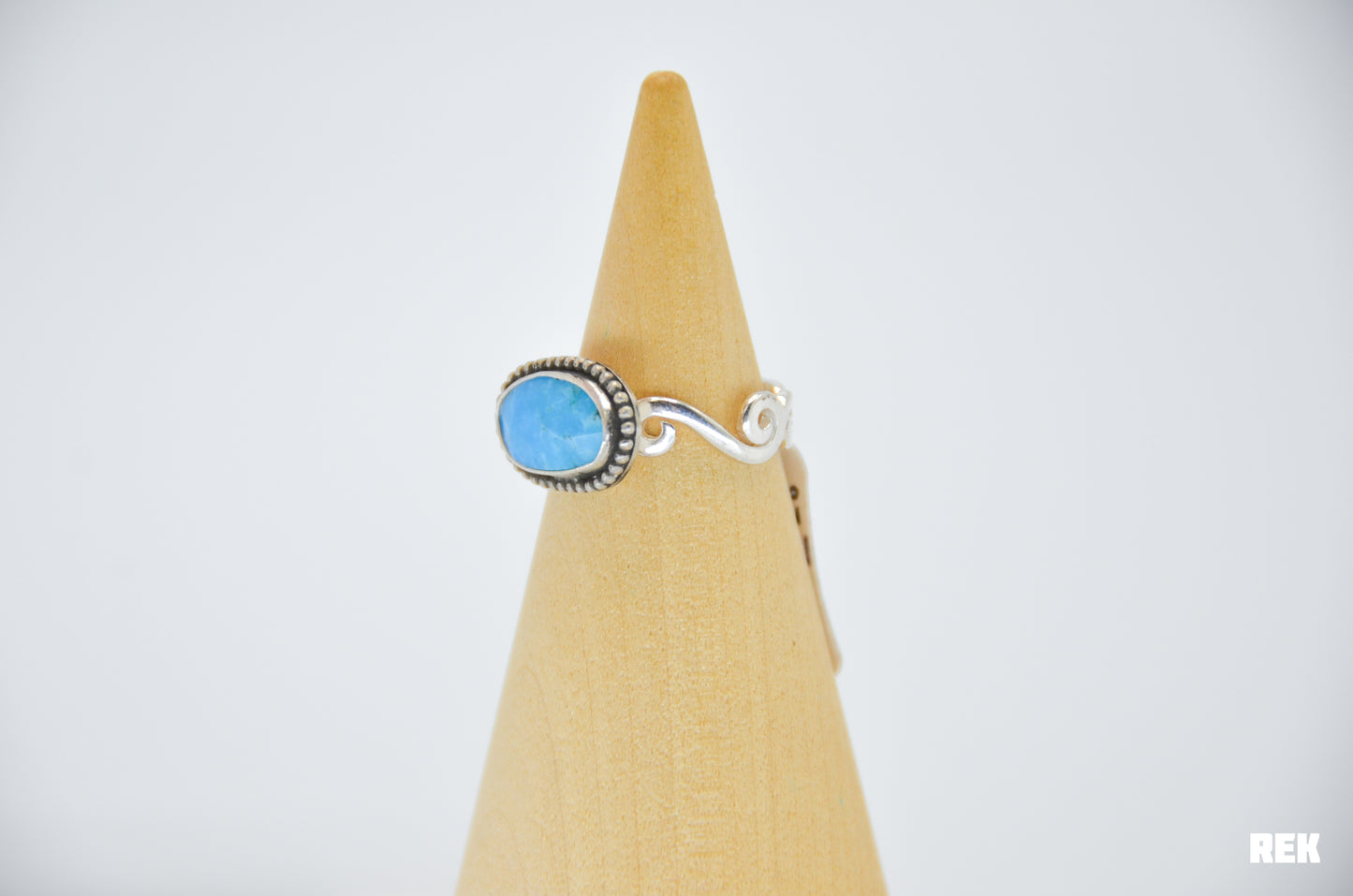 Rose cut Arizona turquoise vine band size 7