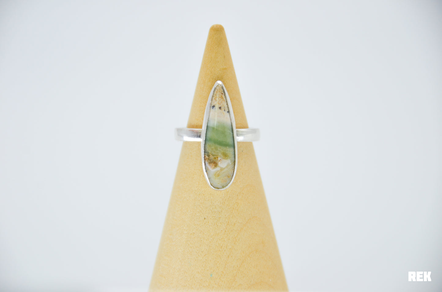 Indonesian opalized wood size 6.5