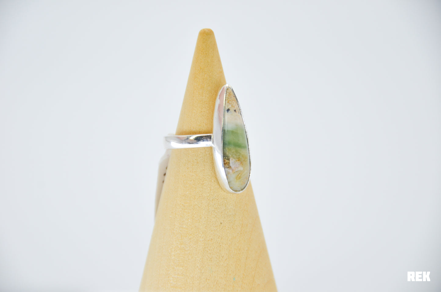 Indonesian opalized wood size 6.5