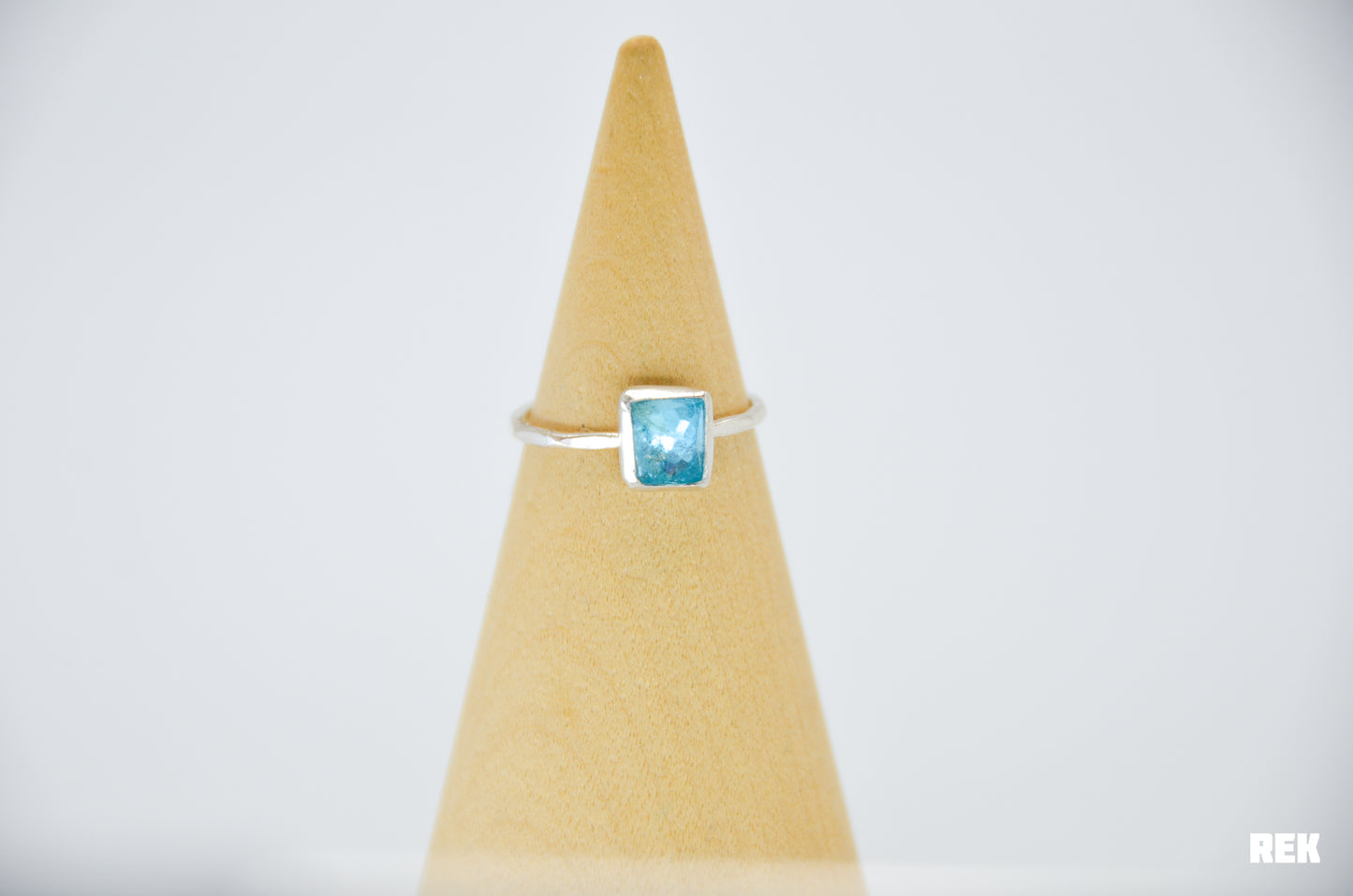 Rose cut apatite size 7.75